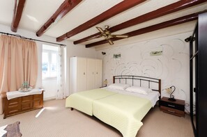 2 bedrooms, iron/ironing board, free WiFi - House Branka (Rab)