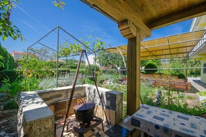 BBQ/picnic Area - Apartments Boza (Lopar)