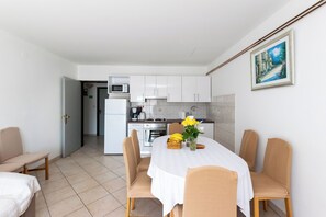 Apartment (A2) | Private kitchen - Apartments Boza (Lopar)