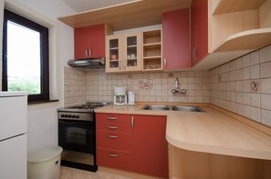 Private kitchen - Apartments Helena (Lopar)