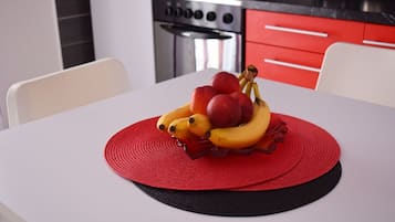 Appartamento (A4) | Cucina privata | Frigorifero, forno, piano cottura, macchina per caffè espresso
