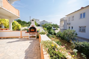 BBQ/picnic area