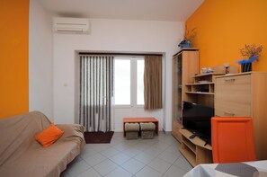 Apartment (A1) | Living room - Apartments Mirjana (Lopar)
