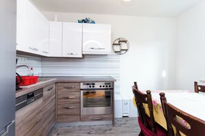 Apartment (A2) | Private kitchen