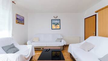 Apartemen (A3) | Ruang keluarga