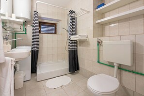 House | Bathroom - House v (Lopar)