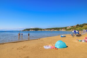 Beach nearby - House v (Lopar)