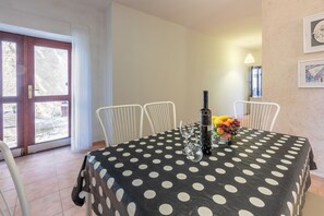 House | Dining - House v (Lopar)