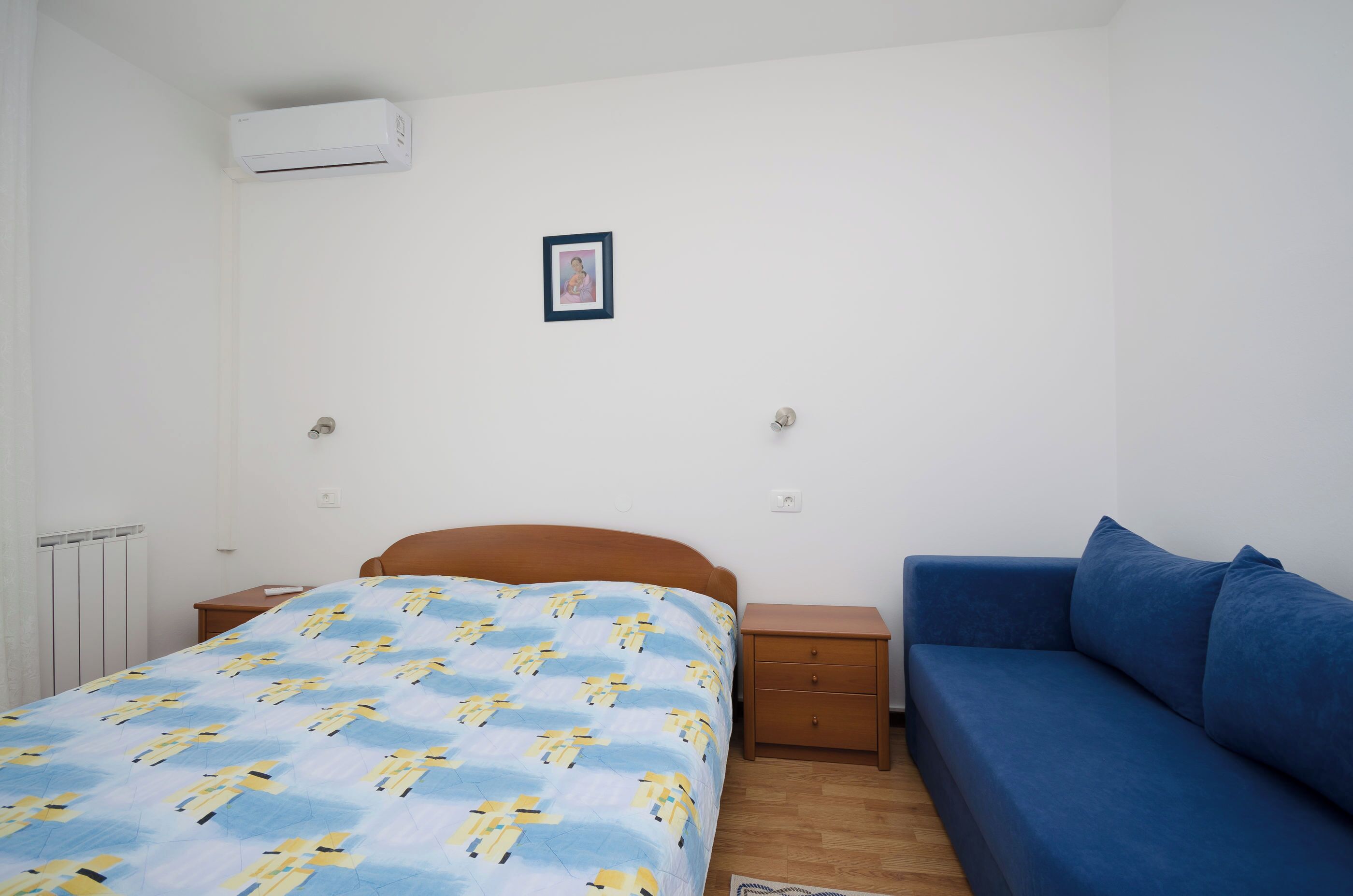 Room (S2) | Interior