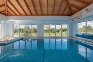 Indoor pool, a heated pool - Villa Betina (Tisno)