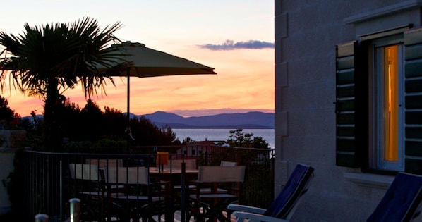 Outdoor dining - Villa Serena (Supetar)