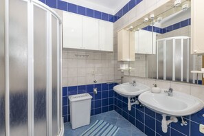 Bathroom - Villa Leo (Dugi Rat)