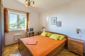 In-room safe, iron/ironing board, free WiFi - Villa Leo (Dugi Rat)