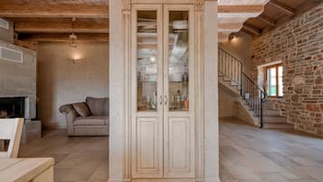 Vila | Sala de estar | Lareira