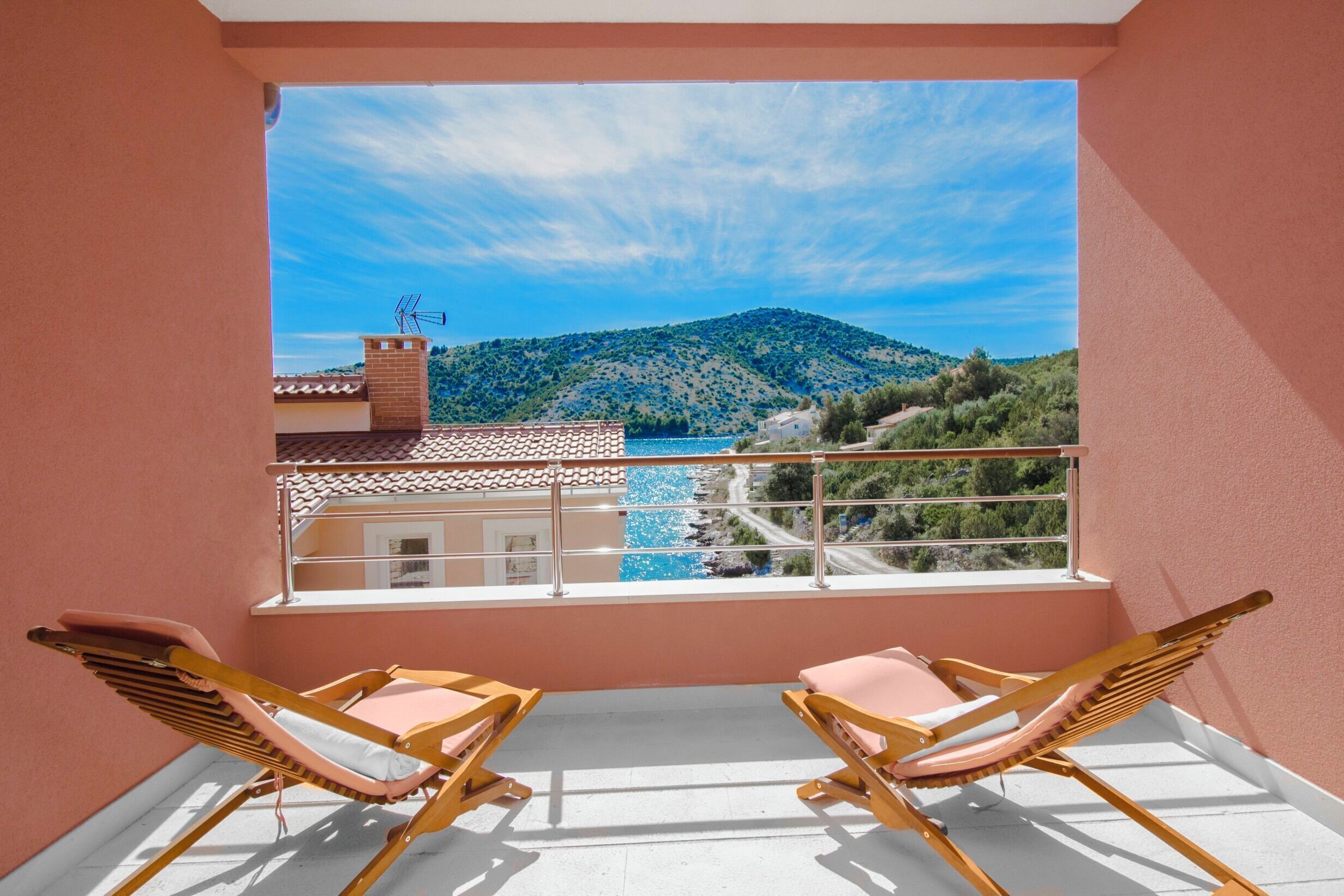 Villa | Utsikt mot vann