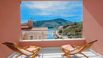 Villa | Water view