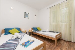 Iron/ironing board, free WiFi