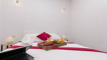 Iron/ironing board, free WiFi