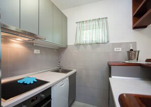 Villa | Private kitchen | Fridge, oven, stovetop, dishwasher - Villa Doris (Okrug)