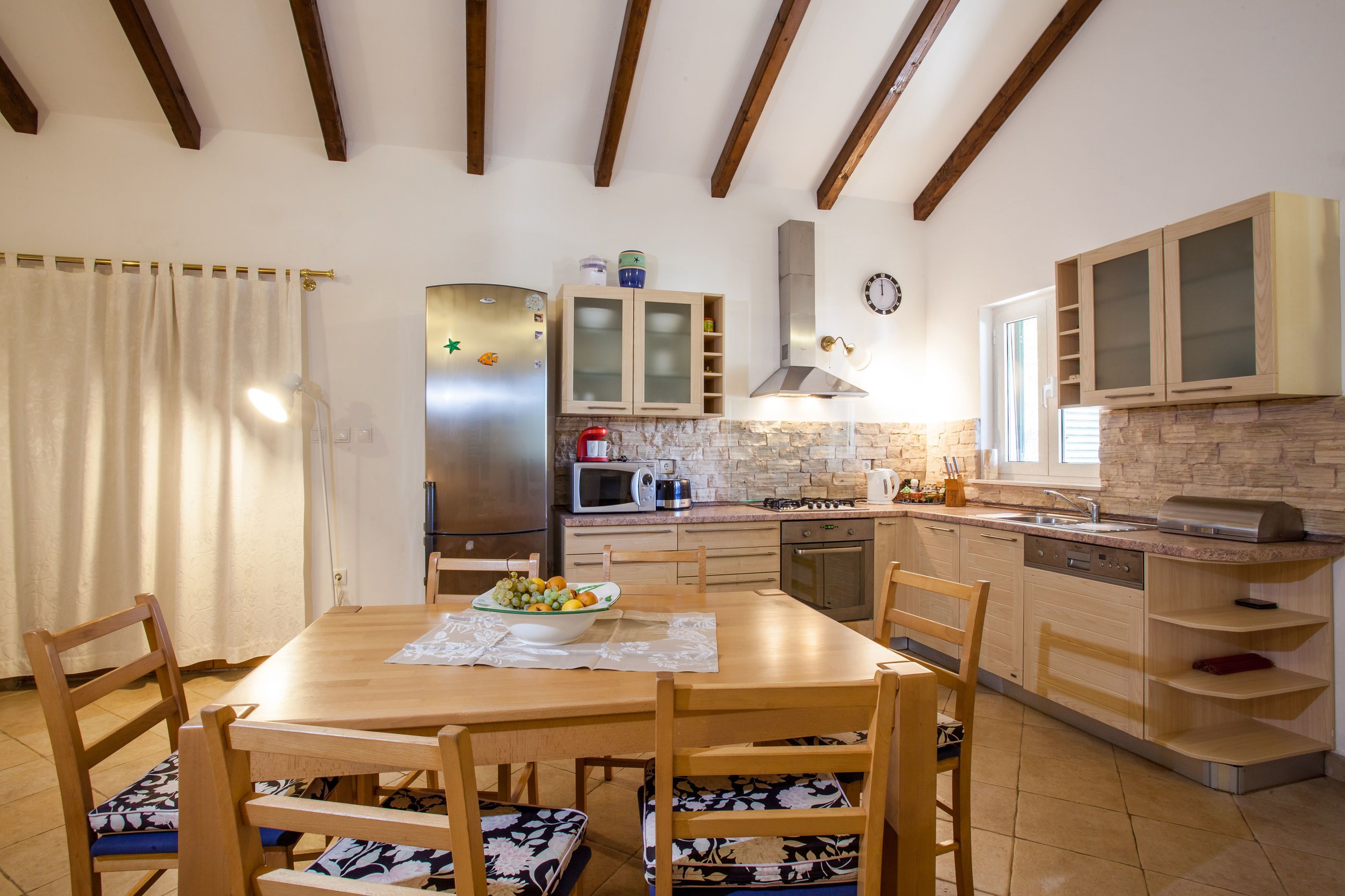 Cuisine privée | Réfrigérateur, four à micro-ondes, surface de cuisson, lave-vaisselle