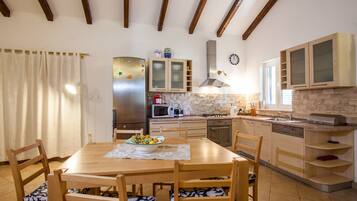 Private kitchen | Espresso maker, coffee/tea maker, fridge, microwave