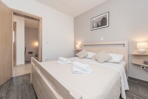 In-room safe, iron/ironing board, free WiFi - Villa Kirstin (Privlaka)