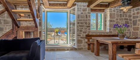 客厅 | 平板电视、壁炉