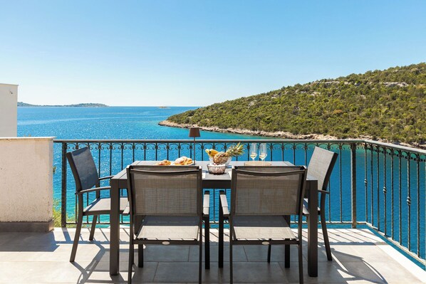 Villa | Outdoor dining - Villa Sine (Marina)
