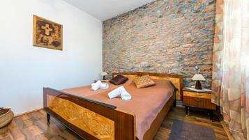 Villa | 3 bedrooms, in-room safe, iron/ironing board, free WiFi