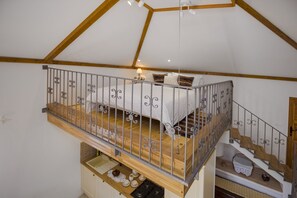 2 bedrooms, iron/ironing board, free WiFi