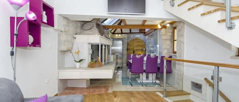 Villa | Salle de séjour | Foyer