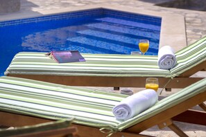 2 bedrooms, desk, soundproofing, iron/ironing board