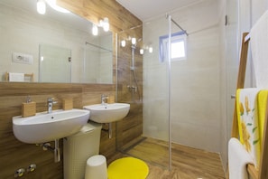 Bathroom | Shower, bathrobes - Villa Burica (Marina)