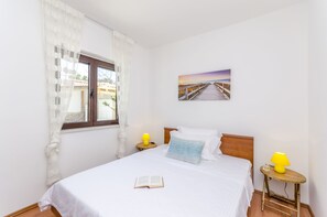 Iron/ironing board, free WiFi, bed sheets - Villa Alka (Okrug)