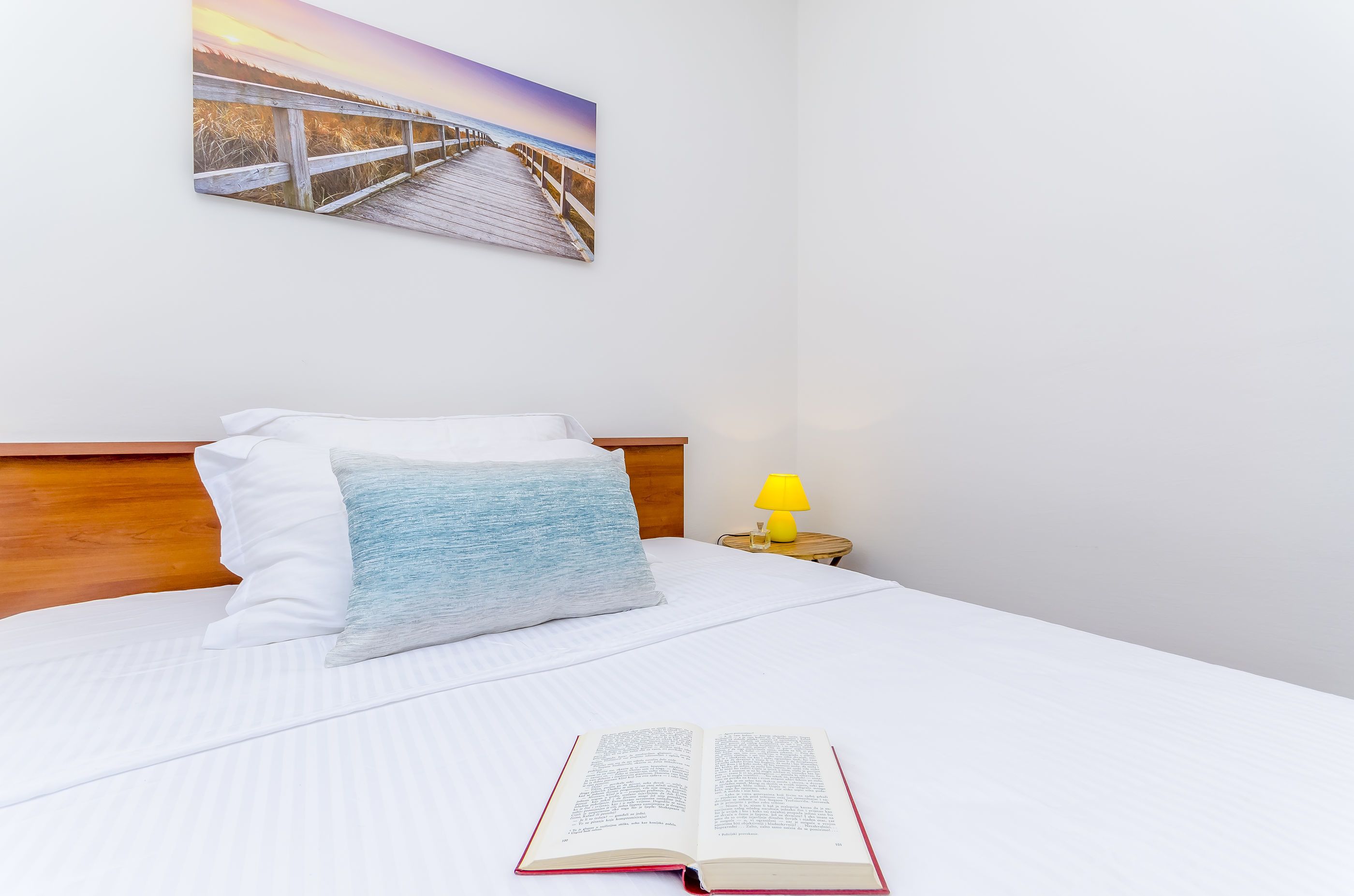 Iron/ironing board, free WiFi, bed sheets