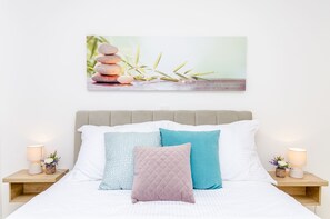 Iron/ironing board, free WiFi, bed sheets