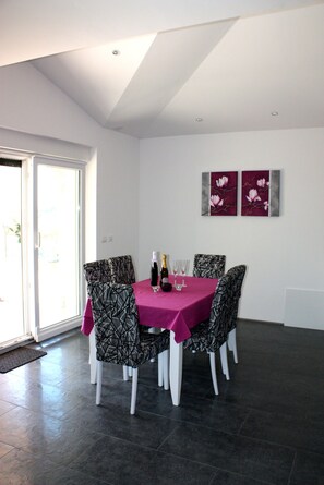 Dining - Villa Aleksandra (Novigrad)