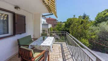 Apartment (A1) | Balkon