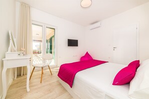 In-room safe, soundproofing, iron/ironing board, free cribs/infant beds