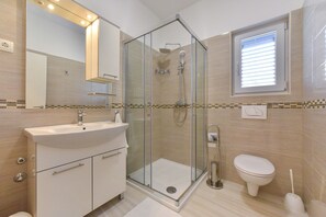Bathroom | Shower - Villa Rafajela (Privlaka)