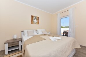 In-room safe, iron/ironing board, free WiFi