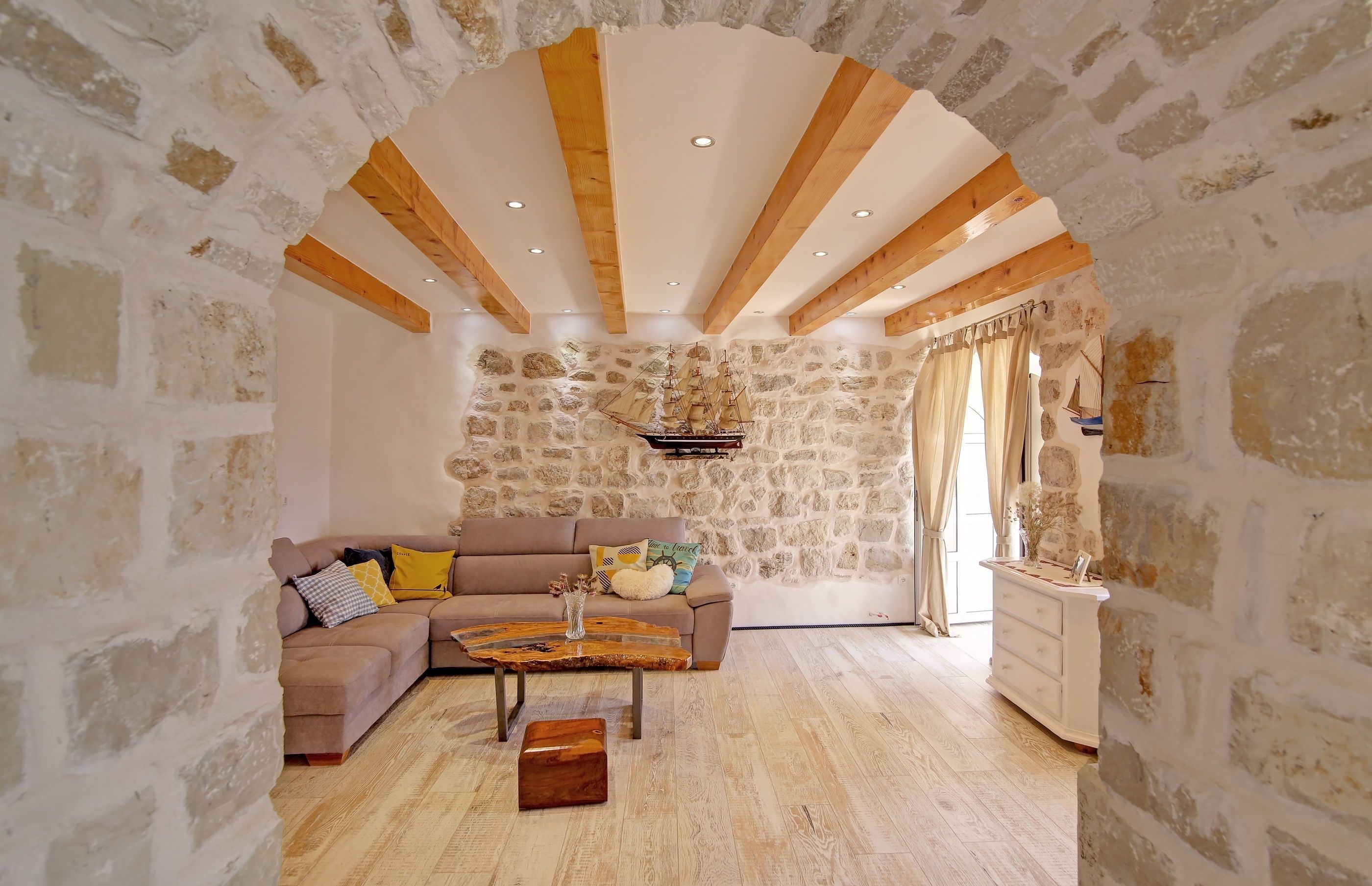 Villa | Living room | Fireplace