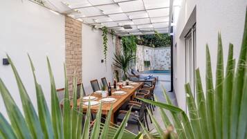 ํ
๋ผ์ค/ํํฐ์ค