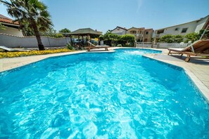 Outdoor pool - Elisabeth (Liznjan)