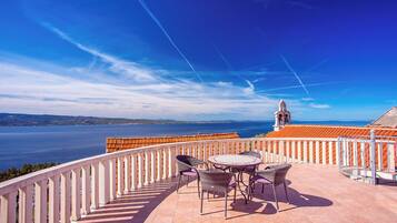 Villa | Water view