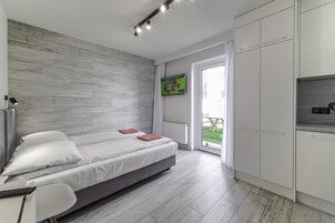 Room (with Garden entrance) | Desk, blackout drapes, free WiFi, bed sheets