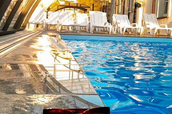 Indoor pool, seasonal outdoor pool, sun loungers