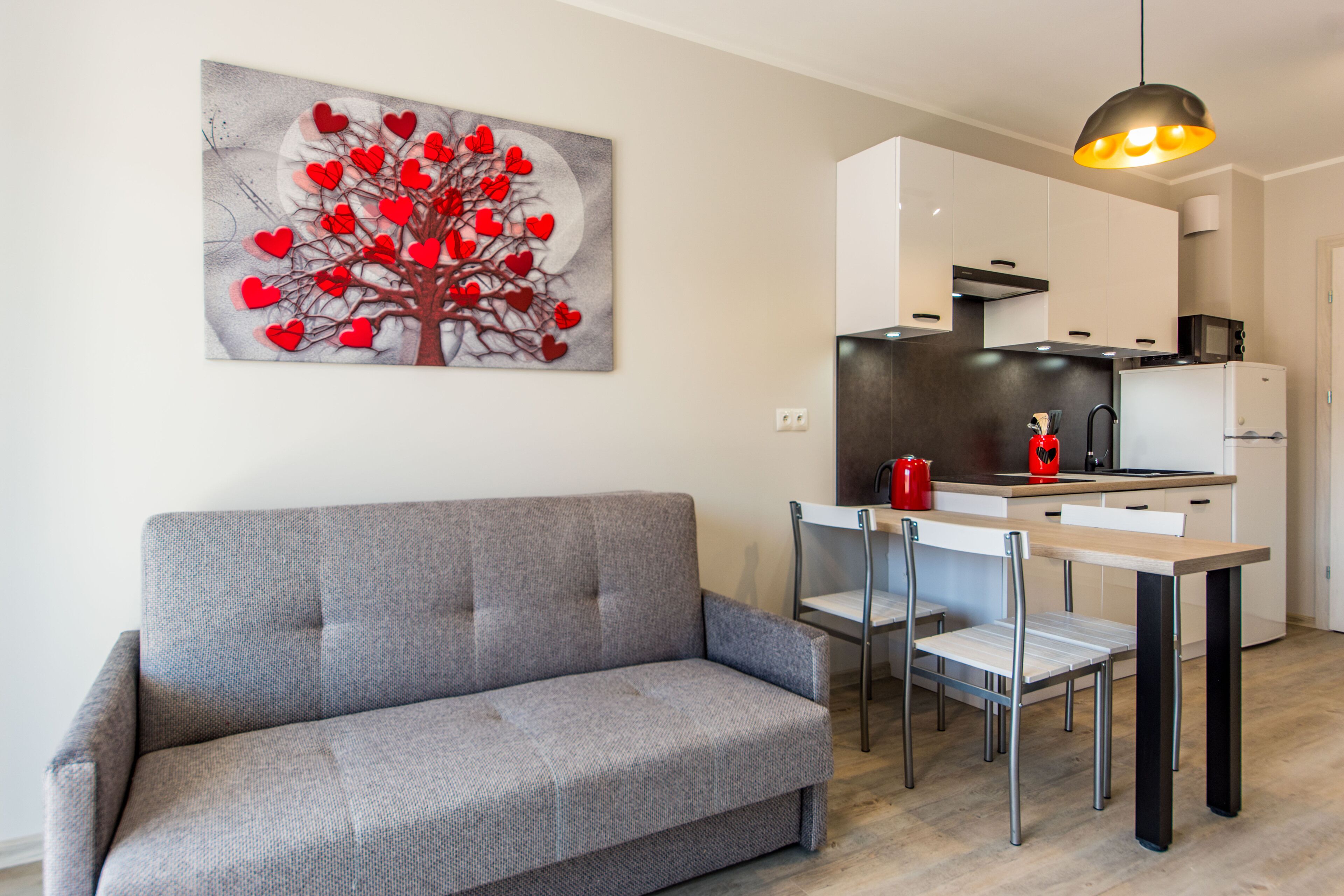 Apartment 1 | Schreibtisch, Verdunkelungsvorhänge, kostenloses WLAN, Bettwäsche