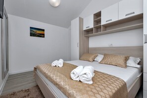 In-room safe, iron/ironing board, free WiFi - Villa No Stress (Podgora)