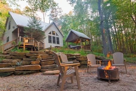 Property grounds. Cherry Ridge Retreat Still Waters - Hocking Hills Romantic Cabin with hot tub and fire place!